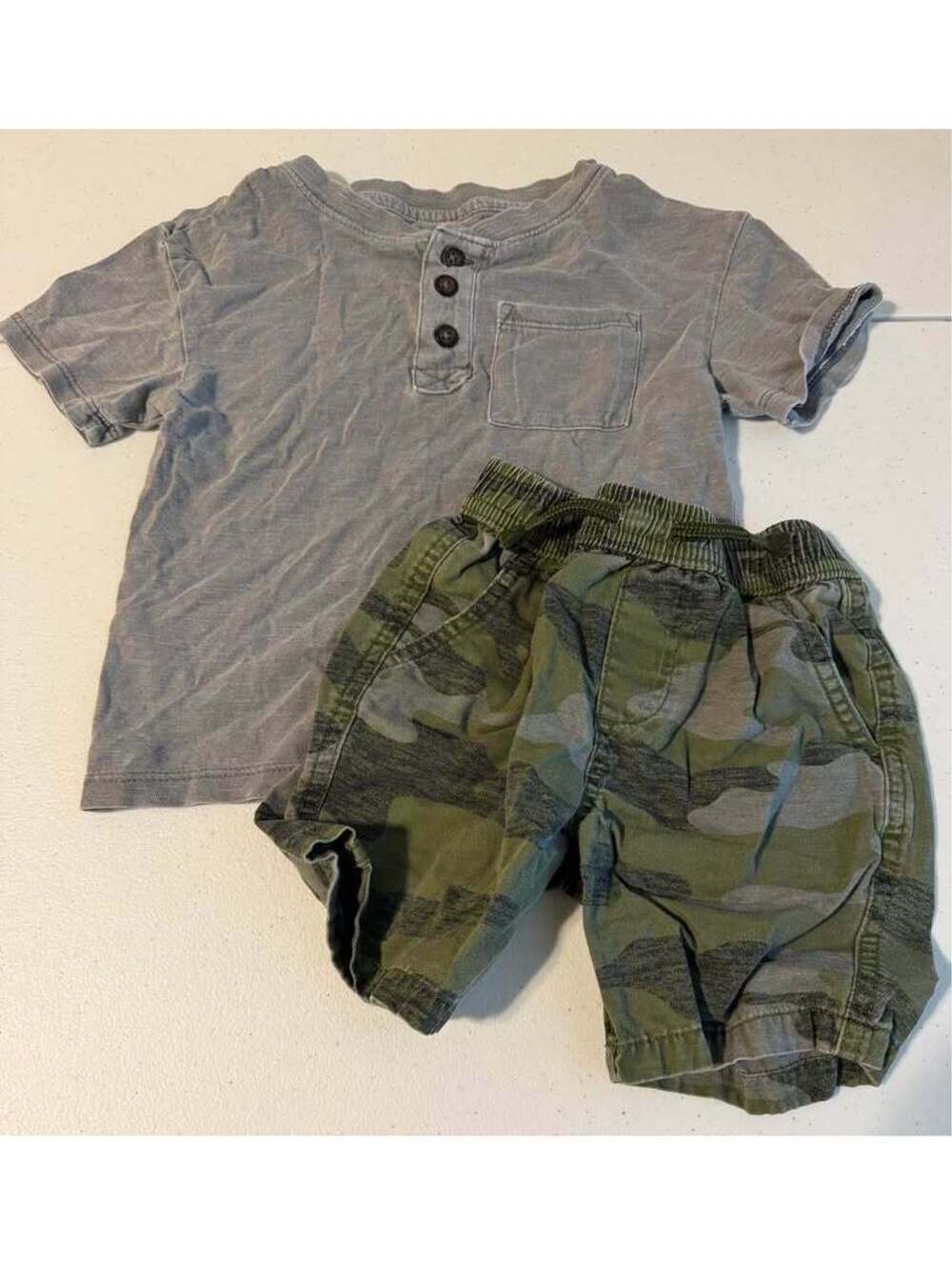 Cat & Jack Henley Shirt and Garanimals Camo Shorts Set Size 2T
